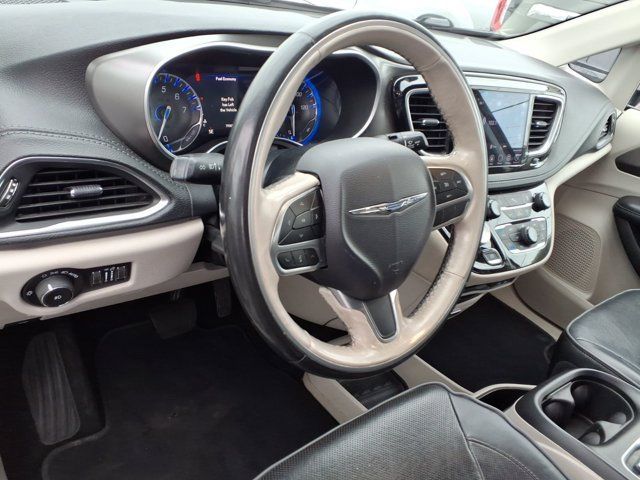 Used 2019 Chrysler Pacifica Limited FWD image 8