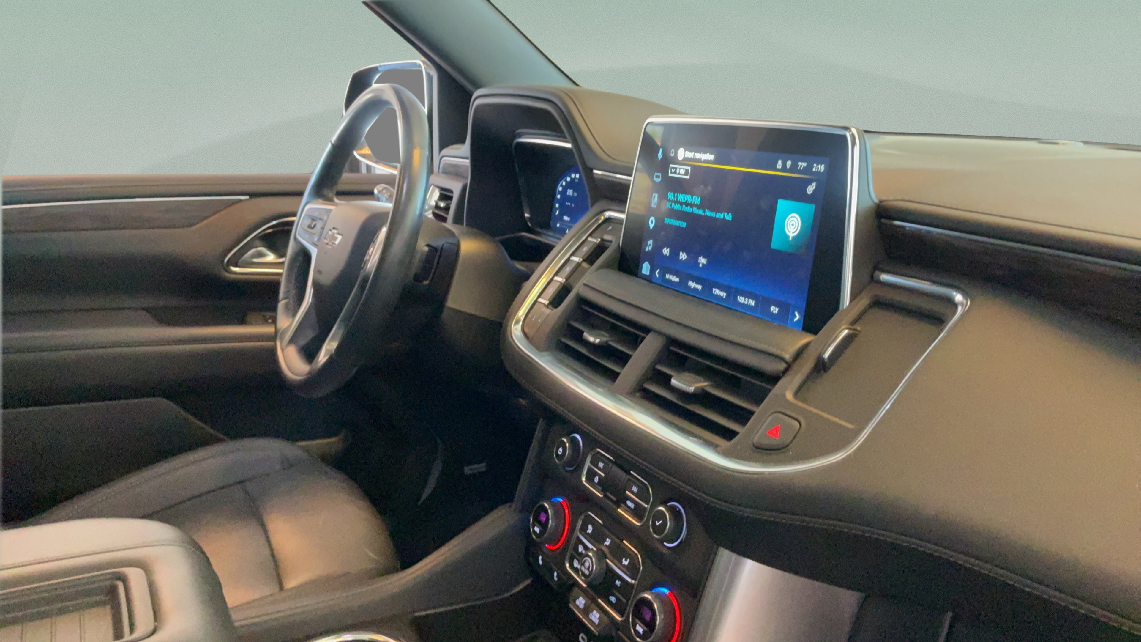 Used 2023 Chevrolet Tahoe Z71 w/ Luxury Package AWD/4WD image 45