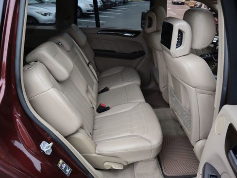 Used 2015 Mercedes-Benz GL 320 BlueTEC 4MATIC w/ Premium I Package image 26