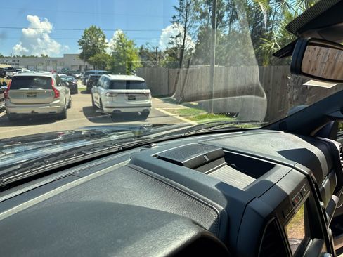 Used 2021 Ford Expedition Limited AWD/4WD image 7