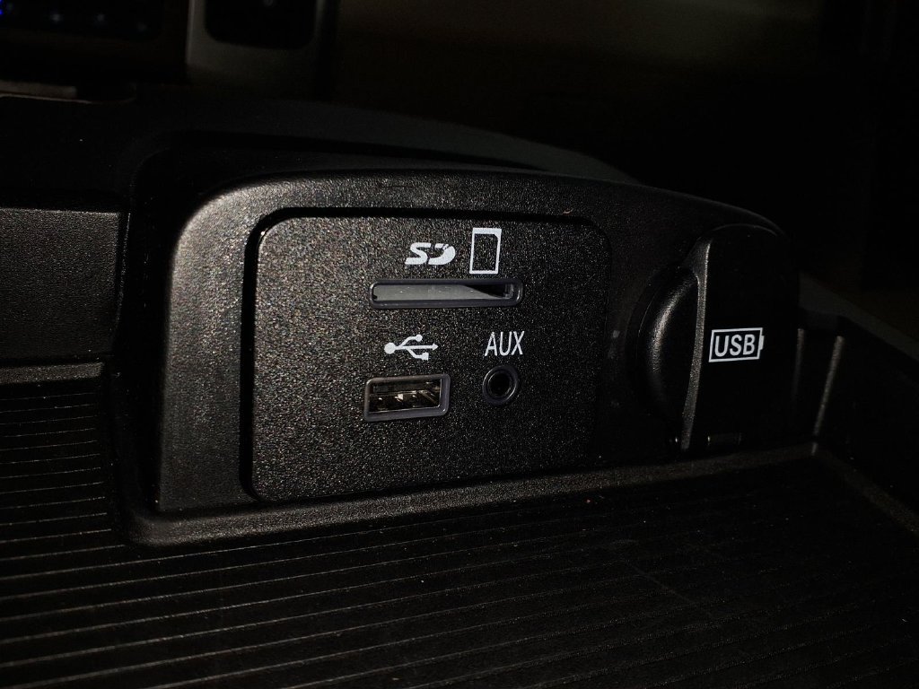 Used 2014 RAM 1500 Laramie w/ Convenience Group AWD/4WD image 25