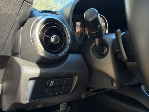 Used 2017 FIAT 124 Spider Abarth RWD image 29