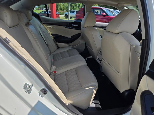 Used 2023 Nissan Maxima Platinum w/ Sport Mat Group FWD image 20