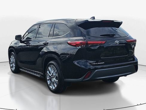 Used 2022 Toyota Highlander Limited FWD image 8
