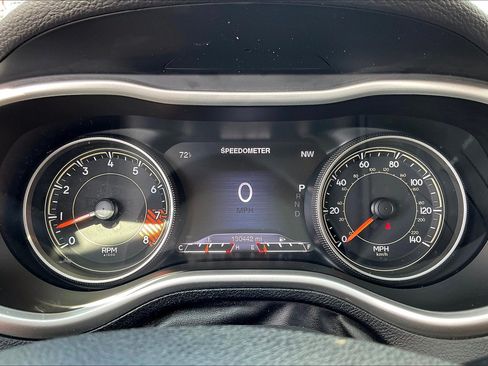 Used 2015 Jeep Cherokee Trailhawk w/ Comfort/Convenience Group AWD/4WD image 24