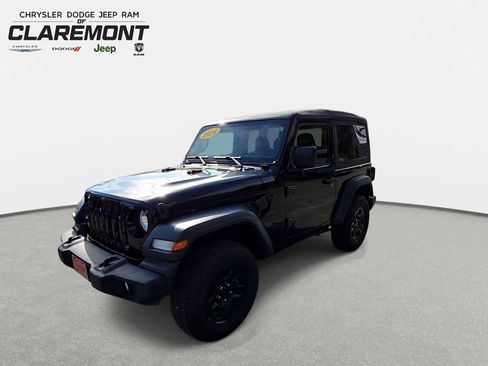 Used 2022 Jeep Wrangler Sport AWD/4WD image 6
