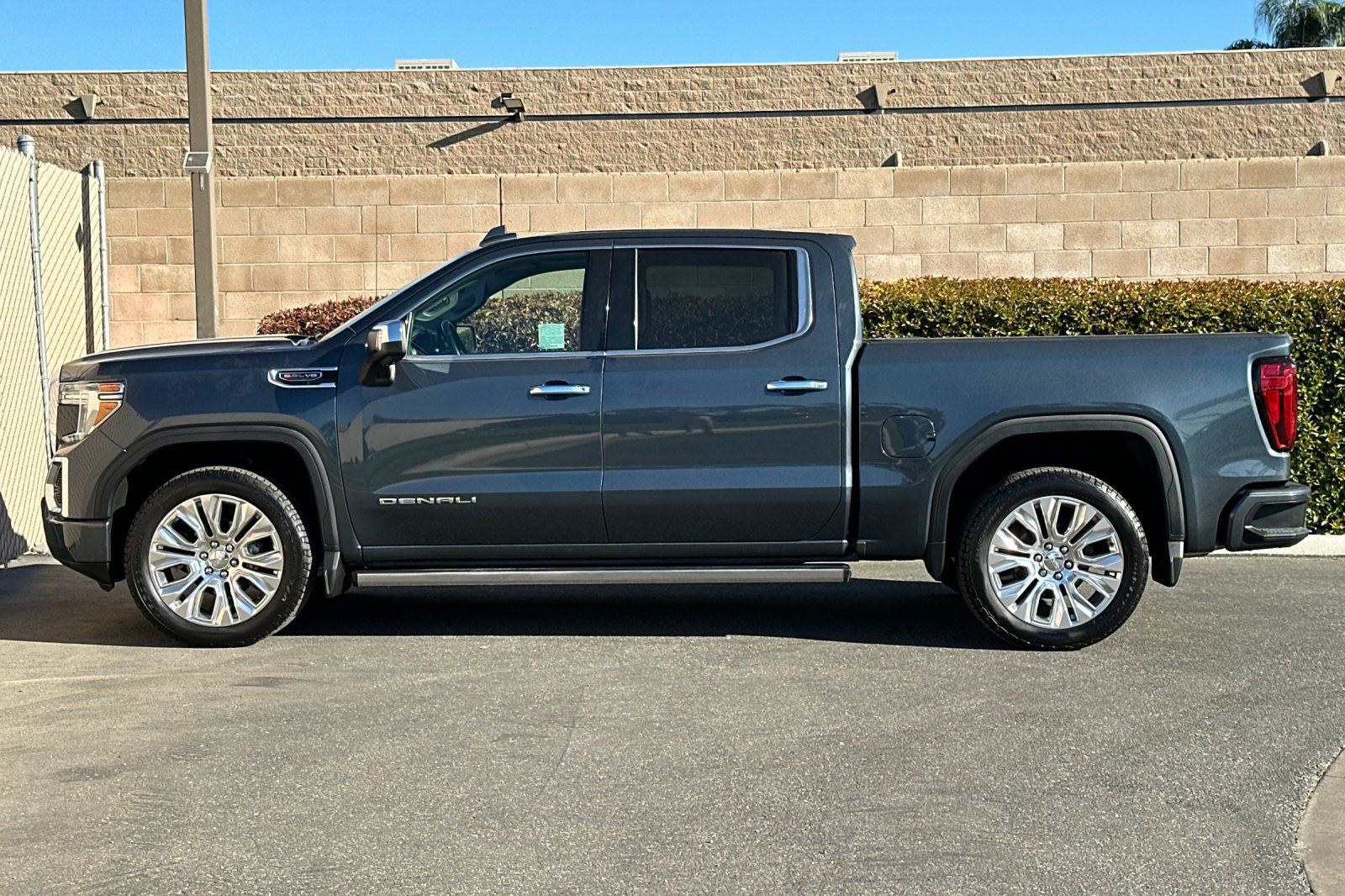 Used 2020 GMC Sierra 1500 Denali w/ Denali Ultimate Package AWD/4WD image 7