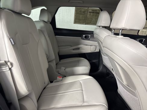 Used 2024 Kia Sorento SX image 26