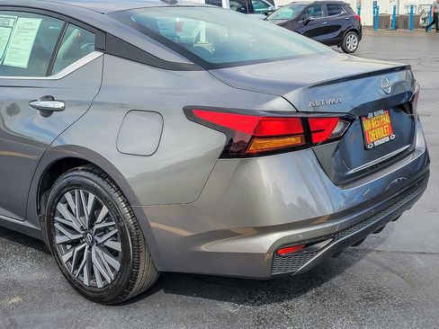Used 2023 Nissan Altima 2.5 SV image 6