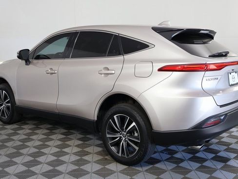 Used 2023 Toyota Venza LE image 6
