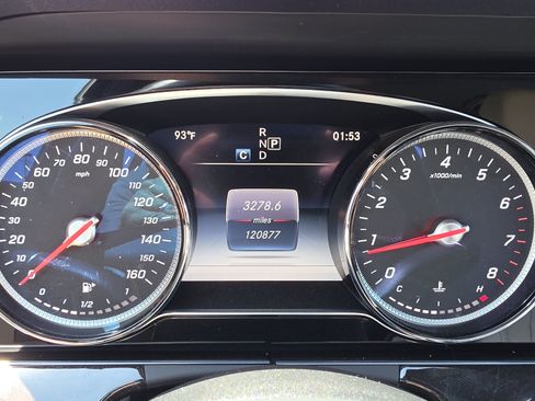 Used 2017 Mercedes-Benz E 300 image 41