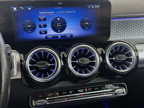 Used 2024 Mercedes-Benz EQB 250+ image 24