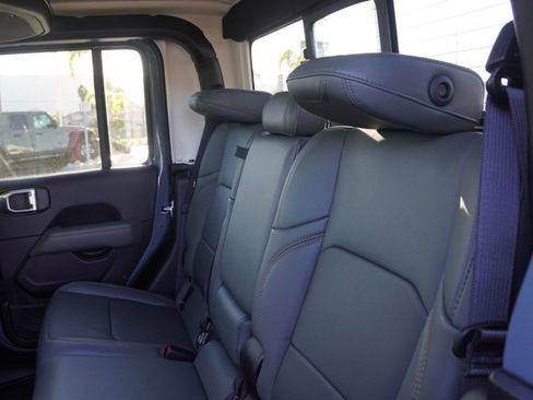 New 2026 Jeep Gladiator Mojave image 19