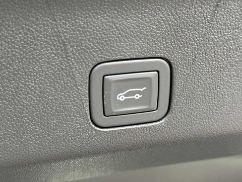 New 2026 GMC Yukon Denali image 32