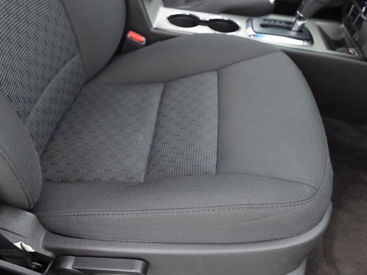 Used 2010 Ford Fusion SE FWD image 25
