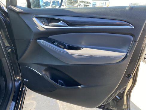 Used 2024 Buick Enclave Premium image 12