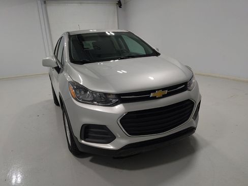 Used 2021 Chevrolet Trax LS w/ Tint and Cruise Package image 14