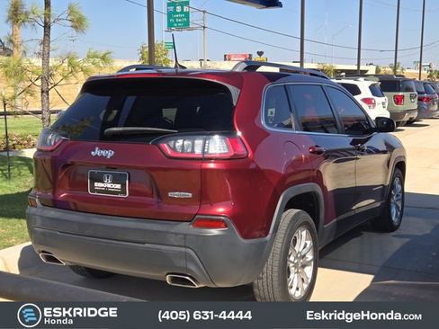 Used 2019 Jeep Cherokee Latitude w/ Popular Appearance Group FWD image 4