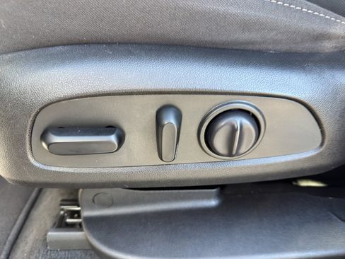 Used 2019 Chevrolet Traverse LT image 23