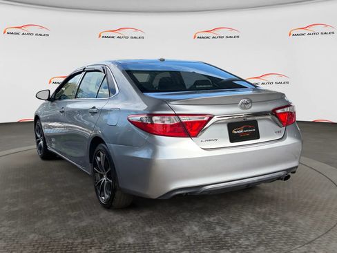 Used 2017 Toyota Camry XSE w/ Moonroof Package FWD image 8