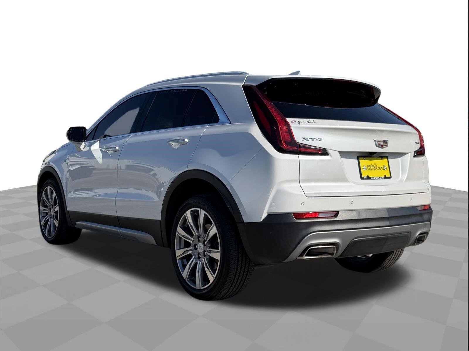 Used 2023 Cadillac XT4 Premium Luxury w/ Technology Package FWD image 3