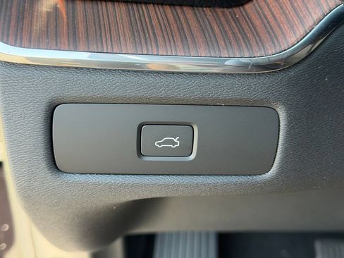 Certified 2023 Volvo XC60 B5 Ultimate w/ Climate Package AWD/4WD image 39