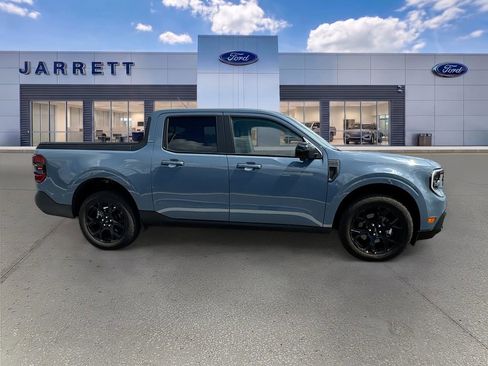Used 2025 Ford Maverick Lariat w/ Black Appearance Package AWD/4WD image 8