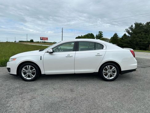 Used 2010 Lincoln MKS FWD image 4