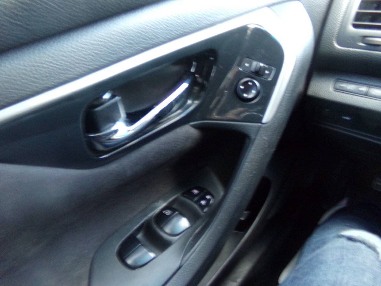 Used 2013 Nissan Altima 2.5 S FWD image 46