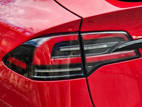 Used 2022 Tesla Model X image 26