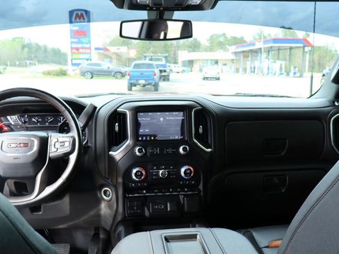 Used 2022 GMC Sierra 2500 AT4 image 11