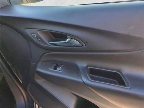 Used 2023 Chevrolet Equinox LT FWD image 10