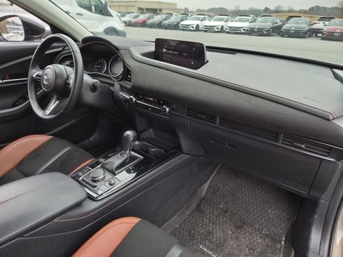 Used 2025 MAZDA CX-30 Carbon image 14