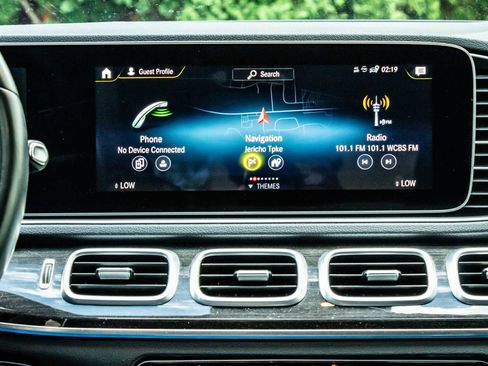 Used 2020 Mercedes-Benz GLE 350 4MATIC w/ AMG Line Exterior image 16