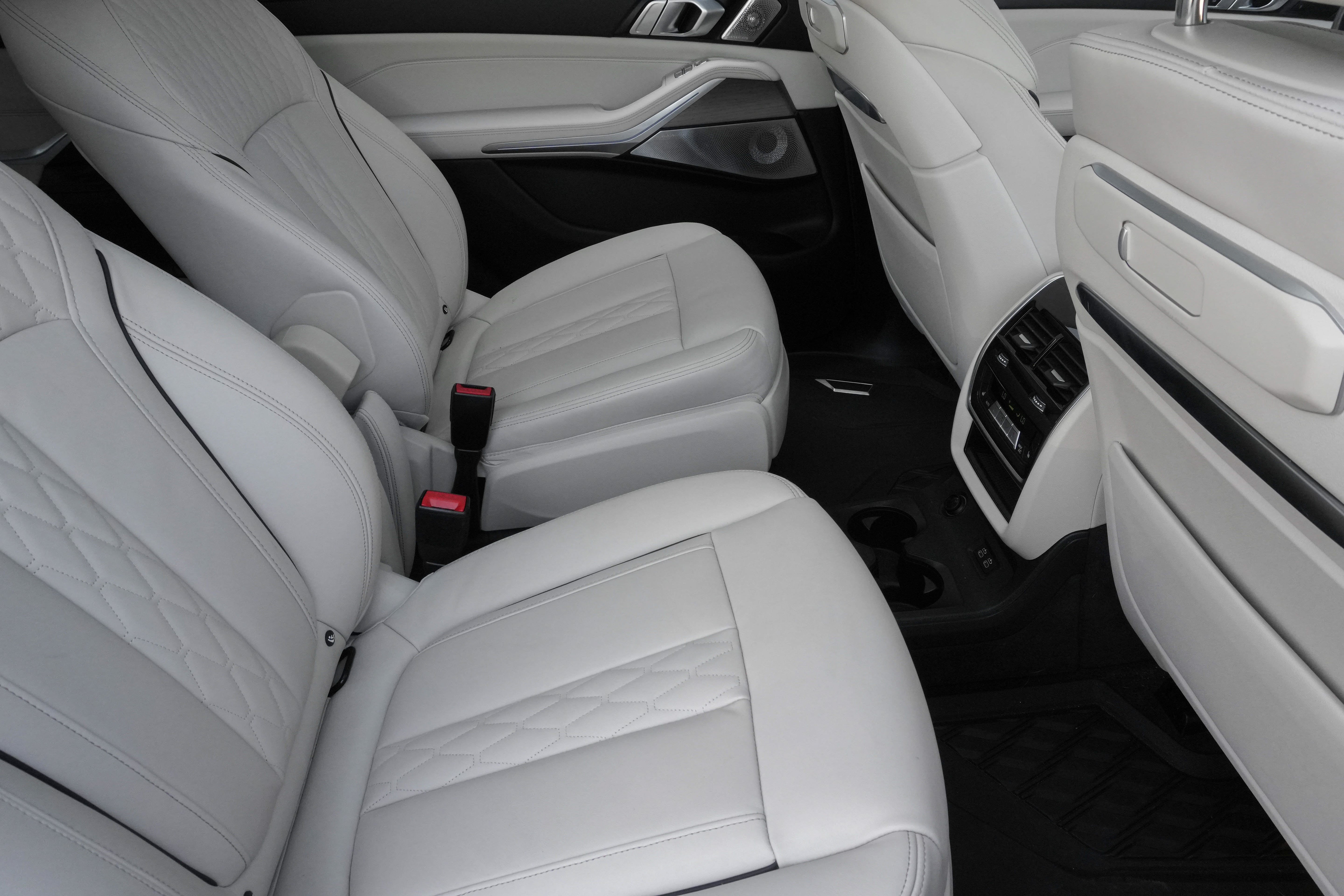 Certified 2024 BMW X7 M60i AWD/4WD image 40