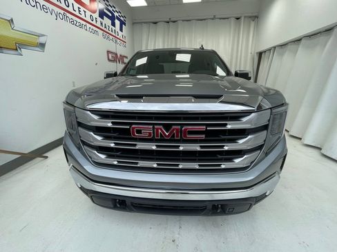 New 2026 GMC Sierra 1500 SLE image 2
