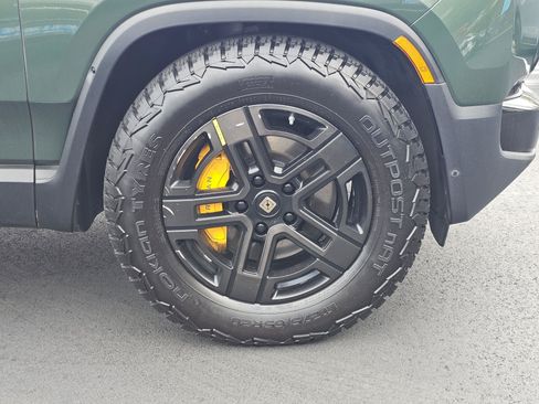 Used 2023 Rivian R1S Adventure AWD/4WD image 9