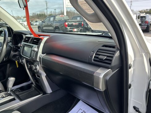 Used 2017 Toyota 4Runner SR5 image 50