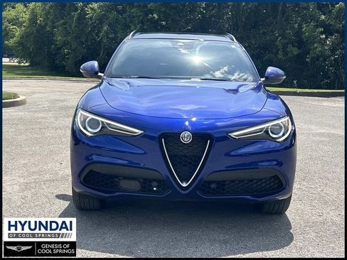 Used 2023 Alfa Romeo Stelvio Ti AWD/4WD image 2