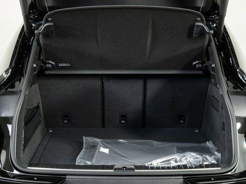 Certified 2026 Porsche Cayenne Coupe AWD/4WD image 31