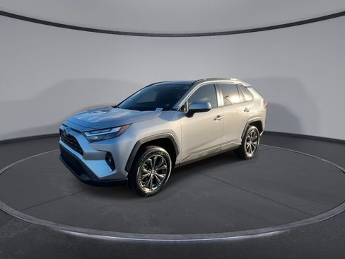 Used 2023 Toyota RAV4 XLE Premium AWD/4WD image 5