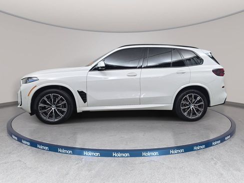 Used 2024 BMW X5 xDrive40i w/ M Sport Package AWD/4WD image 9