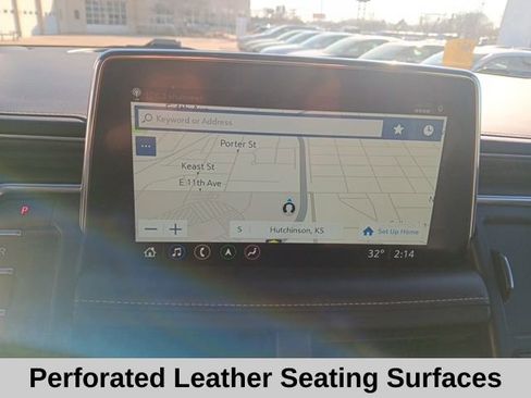 Used 2021 GMC Yukon SLT w/ SLT Premium Package image 18