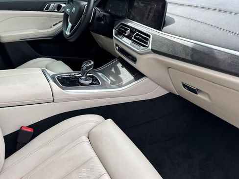 Used 2022 BMW X5 xDrive40i w/ Executive Package image 16
