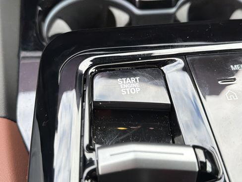 Certified 2025 BMW 530i w/ Premium Package image 9