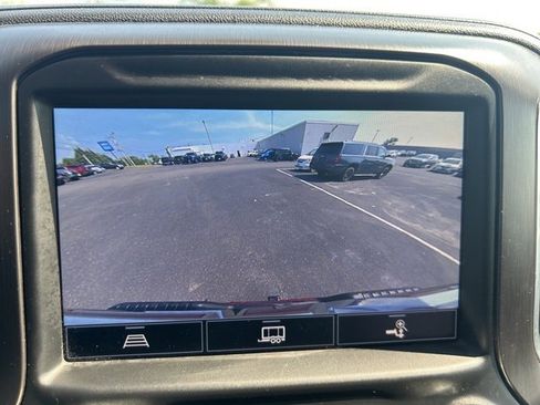 Used 2022 GMC Sierra 2500 AT4 w/ Snow Plow Prep/Camper Package image 15