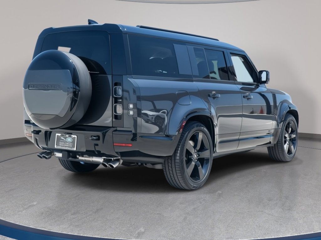 Used 2025 Land Rover Defender 130 V8 AWD/4WD image 5