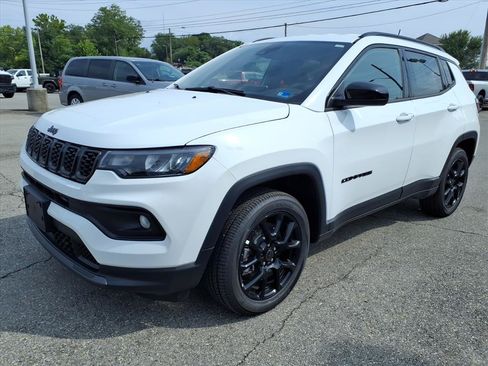 New 2026 Jeep Compass Latitude AWD/4WD image 8