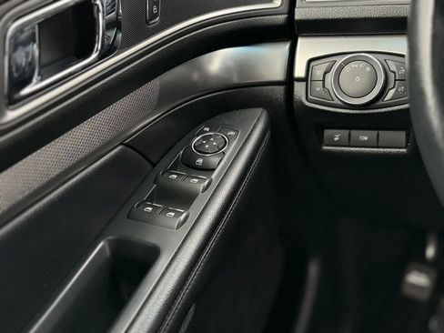 Used 2019 Ford Explorer XLT w/ Equipment Group 201A image 24