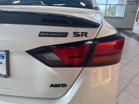 Used 2022 Nissan Altima 2.5 SR AWD/4WD image 14